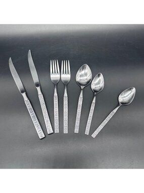 Vintage Flatware Oneida Distinction Deluxe Stainless Knives Forks Spoons Floral